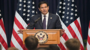 Marco Rubio déclare la guerre à la CPI : « Elle menace les Américains »