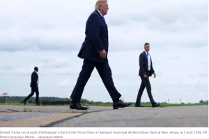 États-Unis: Donald Trump au plus bas dans les sondages à trois mois des élections de mi-mandat