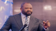 Le pasteur Moïse Mbiye s’attaque aux pasteurs favorables à la révision de la Constitution en RDC. 
