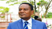 Cameroun : Anicet Ekane inhumé à Bomono, son village natal, dans une atmosphère émouvante et tendue