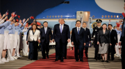 Trump à Pékin : arrivée solennelle du président américain pour un sommet stratégique avec Xi Jinping