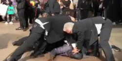 Irlande : Un Congolais meurt plaqué au sol, vive émotion et appels à la justice
