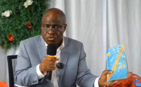 Fayulu pose une ligne rouge à Tshisekedi : « S’il ose un 3e mandat ou changer la Constitution, il me verra devant lui »