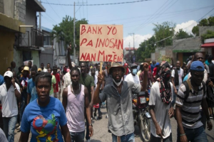 Haïti: les manifestations paralysent le pays, de plus en plus isolé