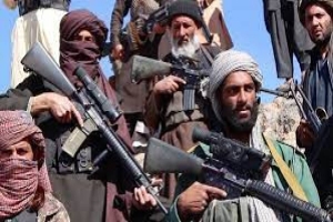 Rapatriements en masse devant l'avancée des talibans en Afghanistan