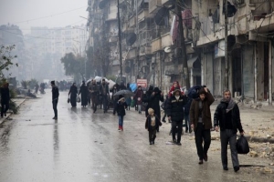 En Syrie, les derniers djihadistes de l'EI se replient dans un camp de fortune