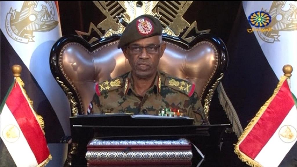 Soudan : l'armée veut laisser place à un gouvernement...
