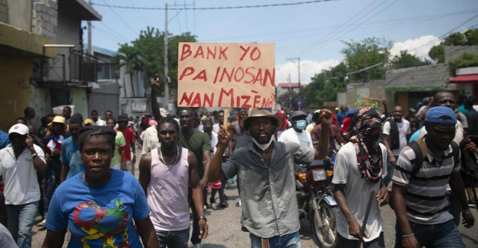 Haïti: les manifestations paralysent le pays, de plus...