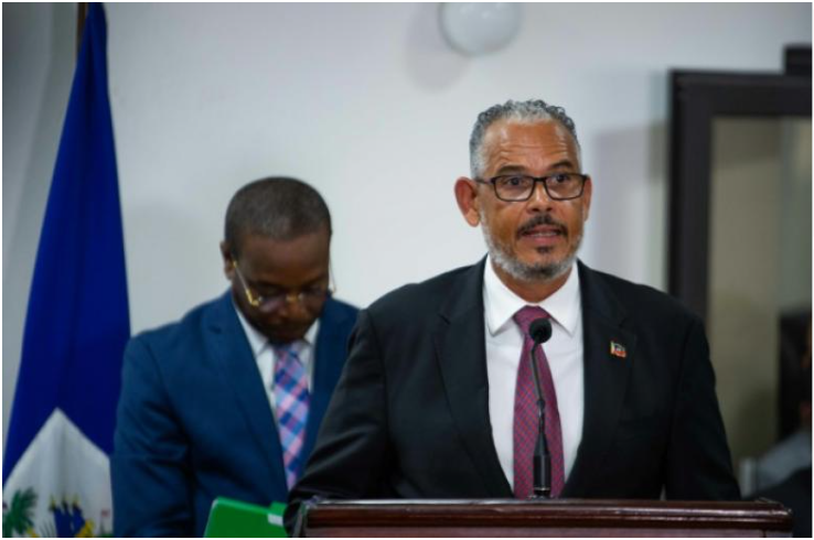 Un nouveau Premier ministre en Haïti, tirs sur un avion...